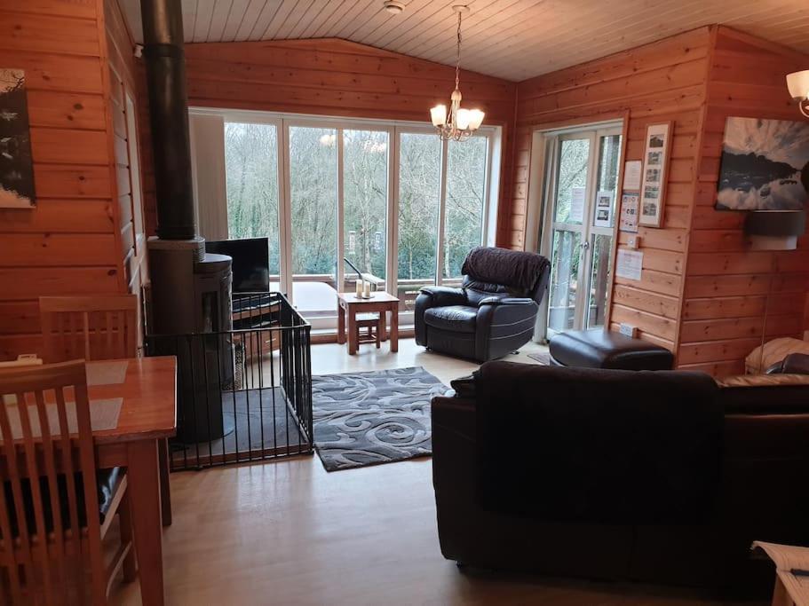 Luxury Peak District Lodge, Hot Tub, Log Burner, Nr Lake Rudyard 外观 照片