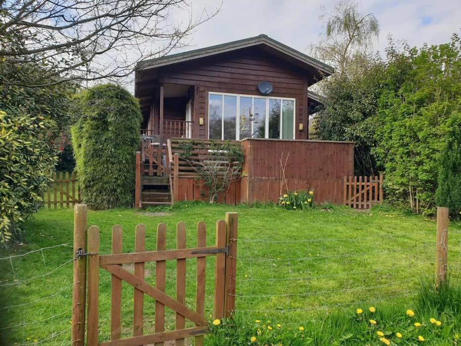 Luxury Peak District Lodge, Hot Tub, Log Burner, Nr Lake Rudyard 外观 照片