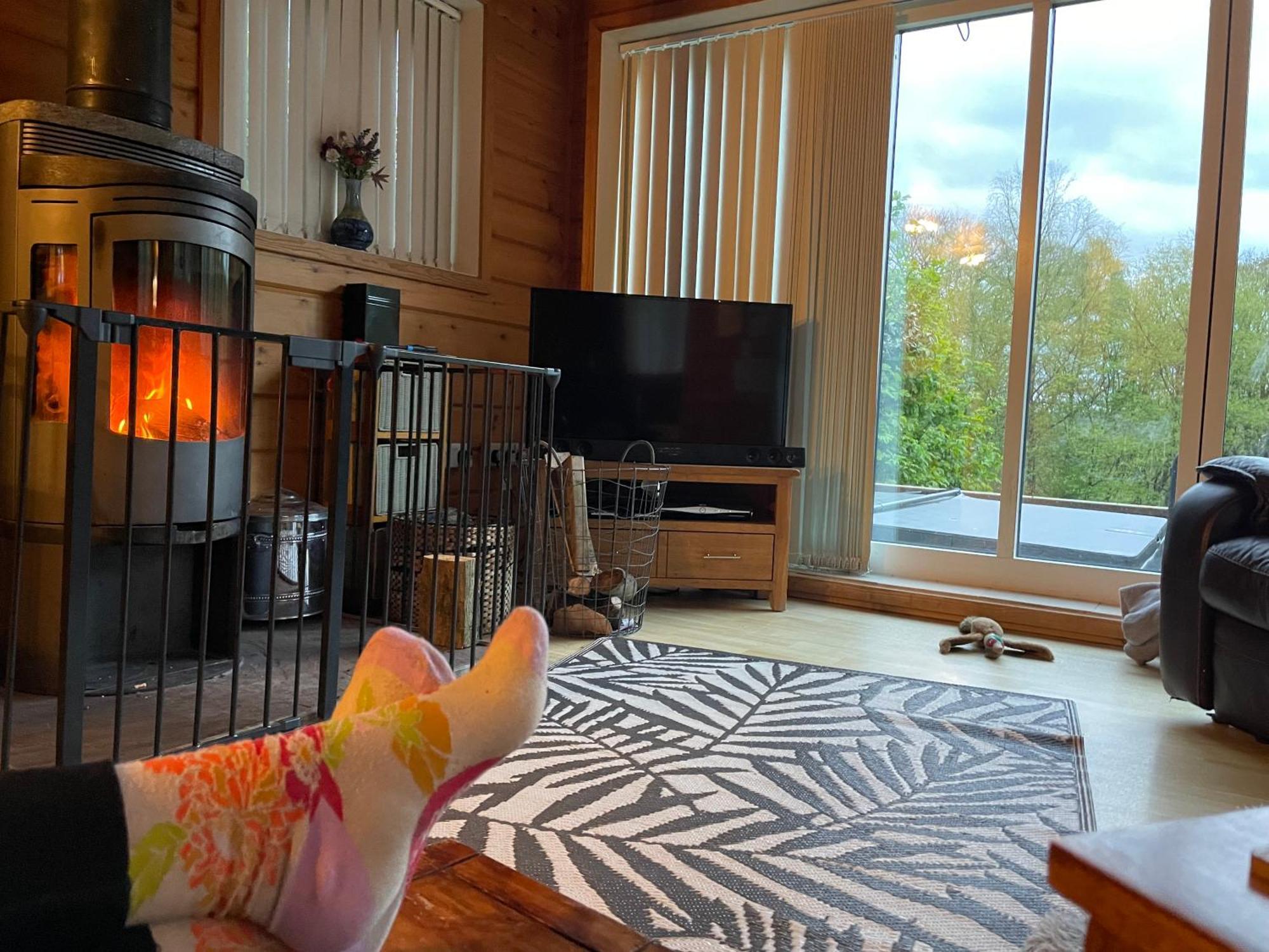 Luxury Peak District Lodge, Hot Tub, Log Burner, Nr Lake Rudyard 外观 照片